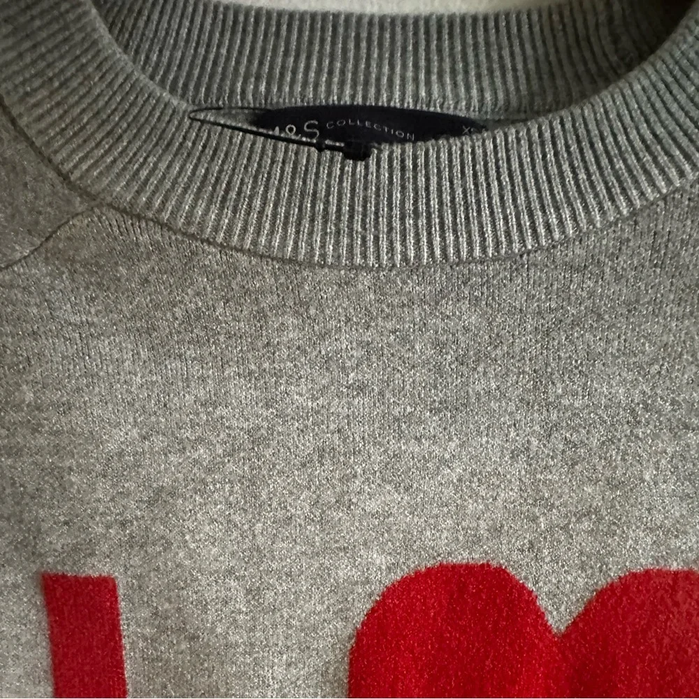 Marks & Spencer Disney’s Mickey & Minnie LOVE crewneck sweater size XS knit NWOT - Picture 9 of 10